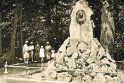 Siekis: grupė klaipėdiečių mėgins atstatyti maždaug prieš 50 metų nugriautą paminklą karalienei Luizei Tauralaukyje ir sutvarkyti čia pat esantį parką.
