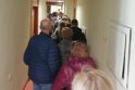Eilė: trečiąją išankstinių rinkimų dieną į Klaipėdos savivaldybę gausiai plūdo balsuoti pasirengę rinkėjai.