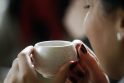 Taisyklė: tiek susirgus, tiek esant sveikam, svarbu nepamiršti per dieną išgerti daugiau skysčių – karštos arbatos, vandens.