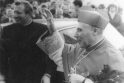 Sugrįžo: Jo Eminencija kardinolas V.Sladkevičius Nemunėlio Radviliškyje iškilmingo apsilankymo metu 1988 m. spalio 9 d.