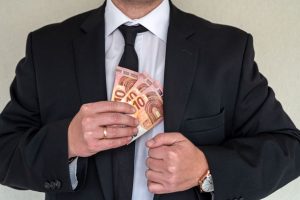Kelmės rajono verslininkui pareikšti kaltinimai dėl galimai nesumokėtų 153 tūkst. eurų mokesčių