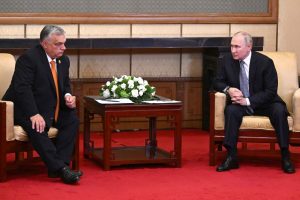 Kinijoje susitiko V. Putinas ir Vengrijos ministras pirmininkas