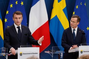 E. Macronas: Europa turi remti Ukrainą ilgalaikėje perspektyvoje