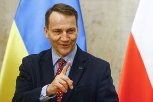 Užsienio reikalų ministras: Lenkija padėjo Ukrainai pradėti derybas dėl stojimo į ES