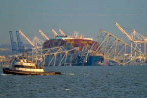 Gubernatorius: tiltą Baltimorėje sugriovęs laivas prieš nelaimę paskelbė pavojaus signalą