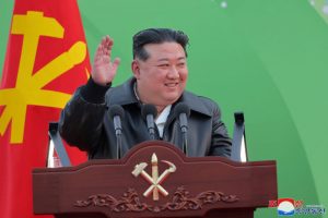 Kim Jong Unas: jei Šiaurės Korėja bus provokuojama, priešas sulauks mirtino smūgio