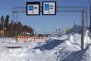 Suomija: siena su Rusija liks uždaryta tebesant susirūpinimui dėl nelegalios migracijos