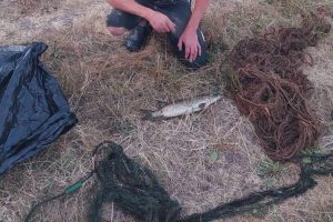 Vilniaus aplinkosaugininkai sulaikė neblaivų neteisėtais tinklais žvejojusį vyrą