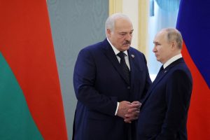 A. Lukašenkai po vizito Maskvoje – griežtas lovos režimas: nustatyta infekcija?