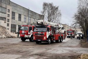 Medienos perdirbimo įmonėje Panevėžyje kilo gaisras: dega pjuvenos