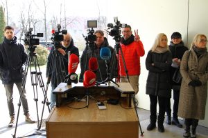Seimas vėl atidėjo naujo žurnalistų savireguliacijos modelio svarstymą