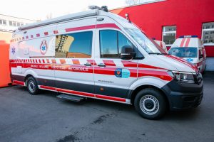 Vilniaus rajone žuvo vyras: prispaudė remontuojamas automobilis