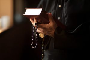Kunigų nuodėmės: ar bažnyčia reaguoja tinkamai?