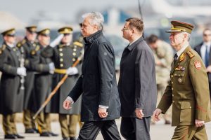 Prezidentas su L. Kasčiūnu aptars pasirengimą priimti Vokietijos brigadą, gynybos pirkimus