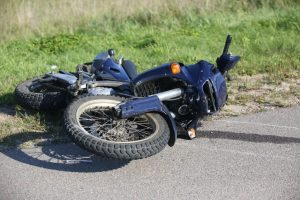 Tragiška avarija Radviliškio rajone: susidūręs su automobiliu žuvo motociklininkas