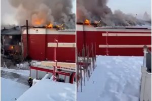 Sankt Peterburge kilo didelis gaisras gamykloje „Belarus MTZ“