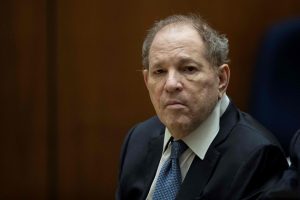 H. Weinsteinas ketina apskųsti nuosprendį dėl moters išžaginimo Holivude
