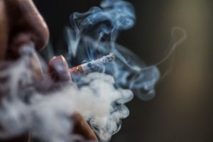 Kaune įsidarbinęs palestinietis nukentėjo per neeilinį įvykį darbovietės rūkomajame
