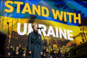 Seimo pirmininkė su ES kolegomis prašo JAV Kongreso vadovo teikti paramos Ukrainai paketą