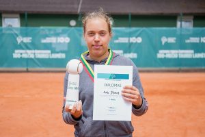 Tenisininkė I. Dapkutė Estijoje laimėjo trijų valandų trilerį