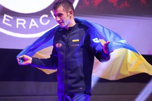 Kaune iš bokso čempiono atimta Ukrainos vėliava: įvykdė provokaciją
