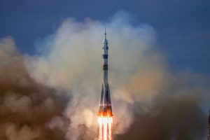 „Roskosmos“: pirmoji baltarusių kosmonautė rusų erdvėlaiviu išskrido į TKS