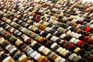 Musulmonų Ramadano pabaigą temdo virusas, neramumai Artimuosiuose Rytuose