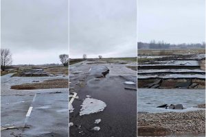 Potvyniai Vakarų Lietuvoje: Pagėgiuose vanduo nuplovė neseniai rekonstruotą kelią