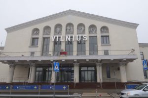 Kultūros paveldo komisija: negali būti kalbama apie Vilniaus oro uosto pastato griovimą