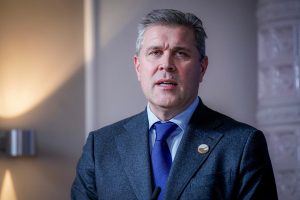 Islandijos ministro pirmininko postą užims buvęs užsienio reikalų ministras B. Benediktssonas