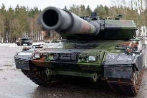 Vokietija užsakė 18 naujų „Leopard 2“ tankų, kurie pakeis išsiųstuosius į Ukrainą