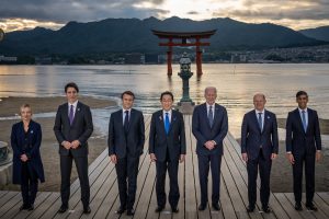G-7 išreiškė stabilių santykių su Kinija siekį ir perspėja dėl militarizacijos 