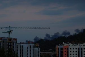 Pareigūnai ir liudininkai praneša apie sprogimus Lvive, Dnipre, Kyjivo srityje