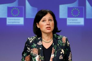 Europos Sąjunga siūlo priemonių apriboti užsienio vyriausybių kišimąsi į vidaus politiką