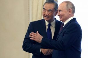 Kinijos URM: Pekinas ir Maskva turi stiprinti bendradarbiavimą