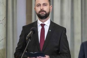 Lenkijos gynybos ministras NATO 5-ąjį straipsnį vadina „šventu įsipareigojimu“