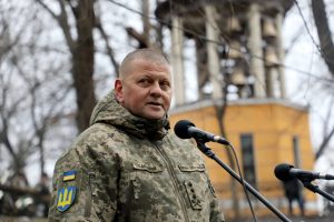 Kyjivas: Ukrainos kariuomenės vado padėjėjams skirtoje patalpoje rasta pasiklausymo įranga
