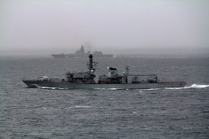 Rusija pradeda karinio jūrų laivyno pratybas su Kinija ir Iranu