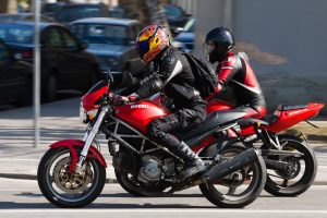 Pareigūnai pabrėžia svarbiausius akcentus motociklų vairuotojams