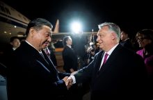Vengrijoje Kinijos prezidentas Xi Jinpingas ir V. Orbanas švęs „naują erą“