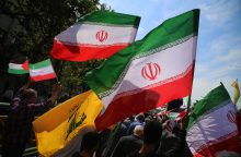„Hezbollah“ teigia, kad į Izraelį paleido „dešimtis“ raketų