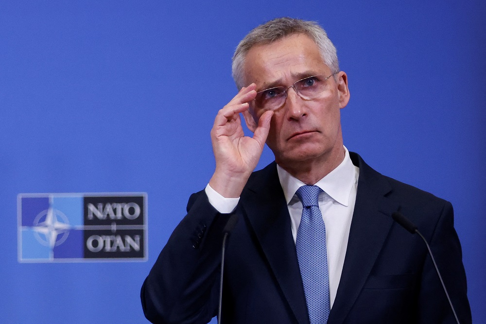 Mr. Stoltenberg forblir i spissen for NATO til oktober 2024