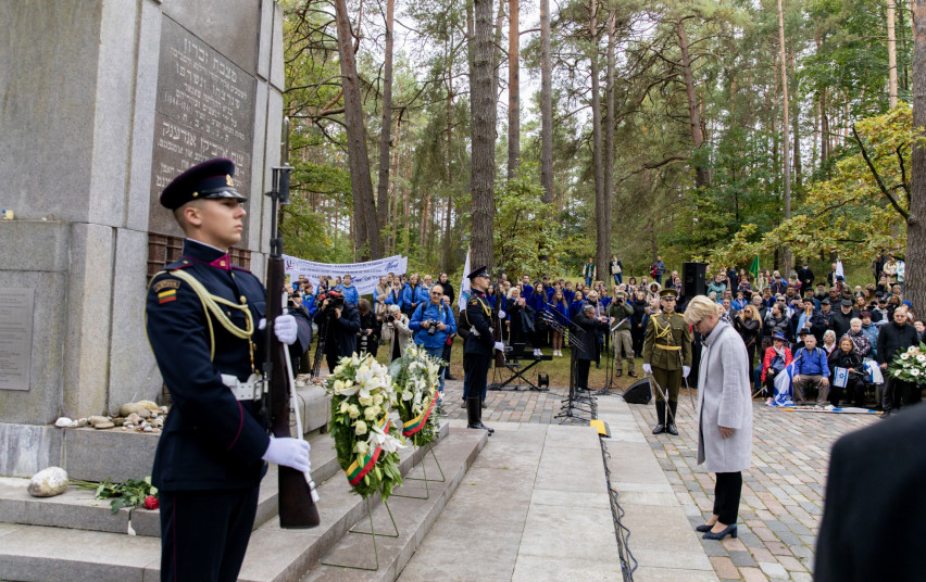 I. Šimonytė upamiętniająca Holokaust: rosyjskie okrucieństwa na Ukrainie pokazują, że nienawiść nie zniknęła