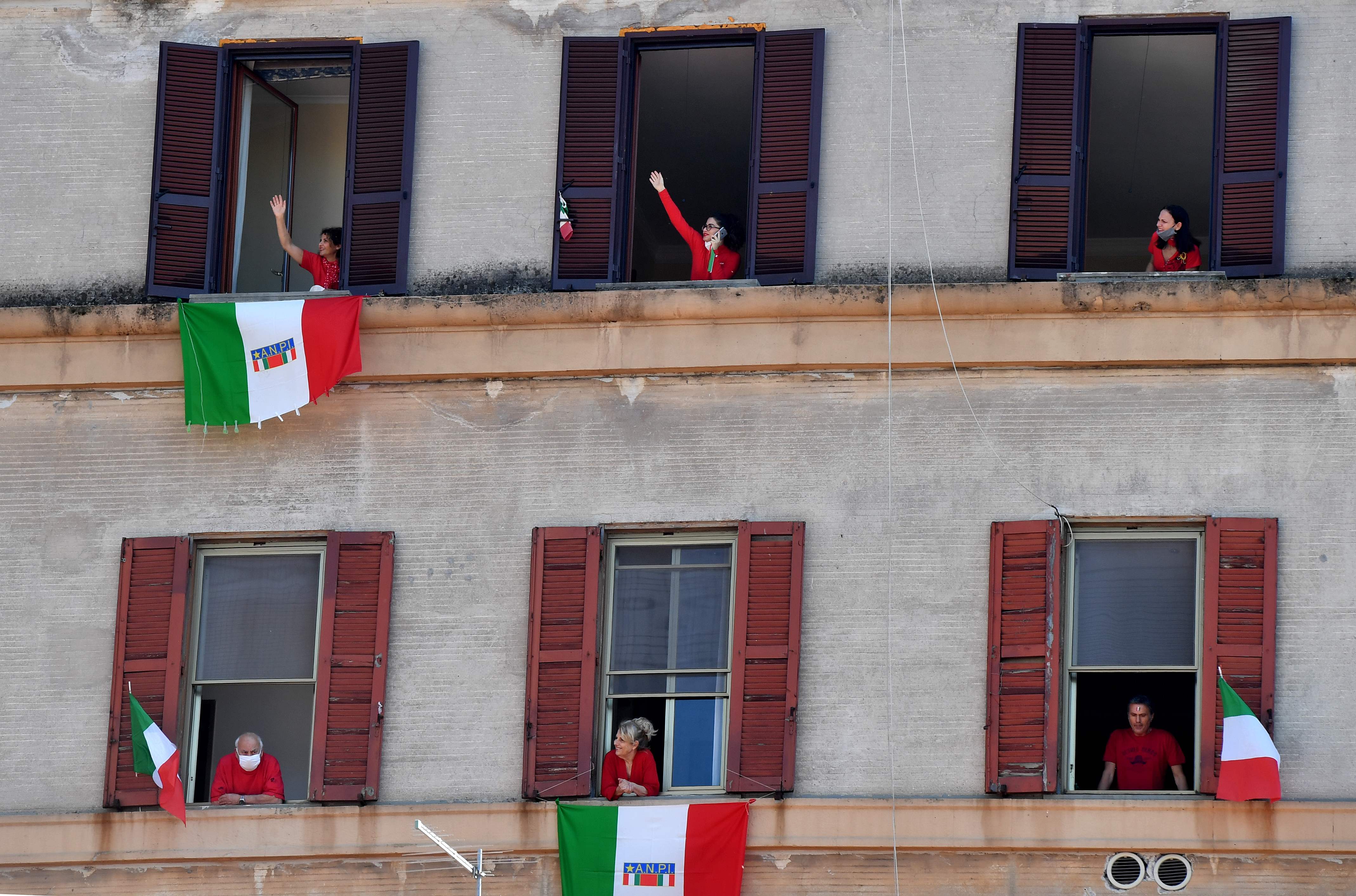 Gli italiani hanno celebrato con un canto collettivo il 75° anniversario della liberazione dal nazismo