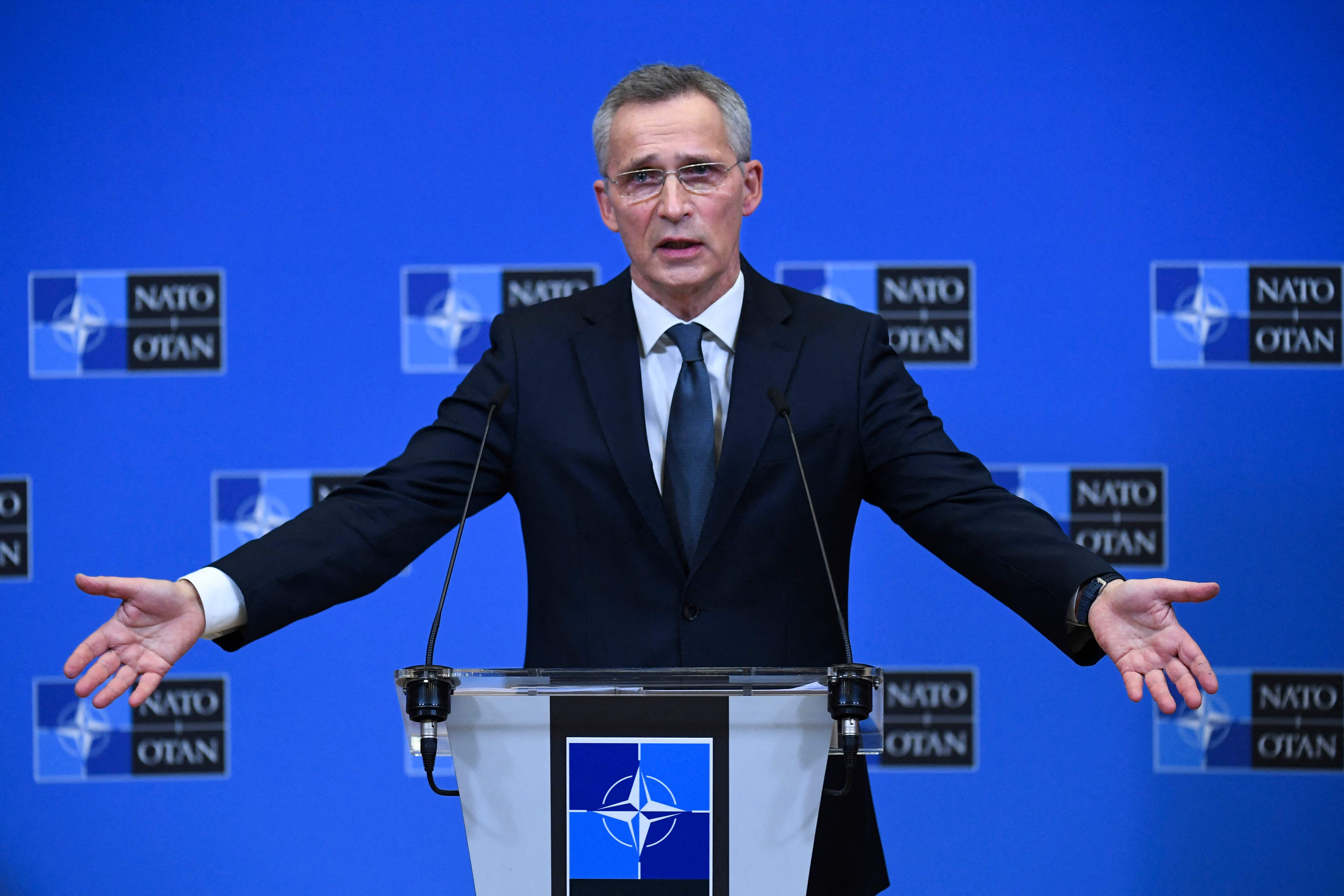 NATO-sjef: Russland vil betale en enorm pris hvis det angriper Ukraina