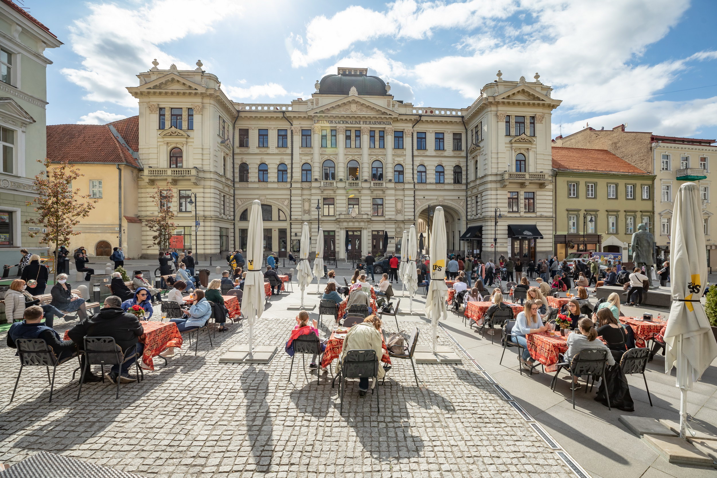 Vacanze italiane a Vilnius: automobili, moda, cinema e anche carnevale