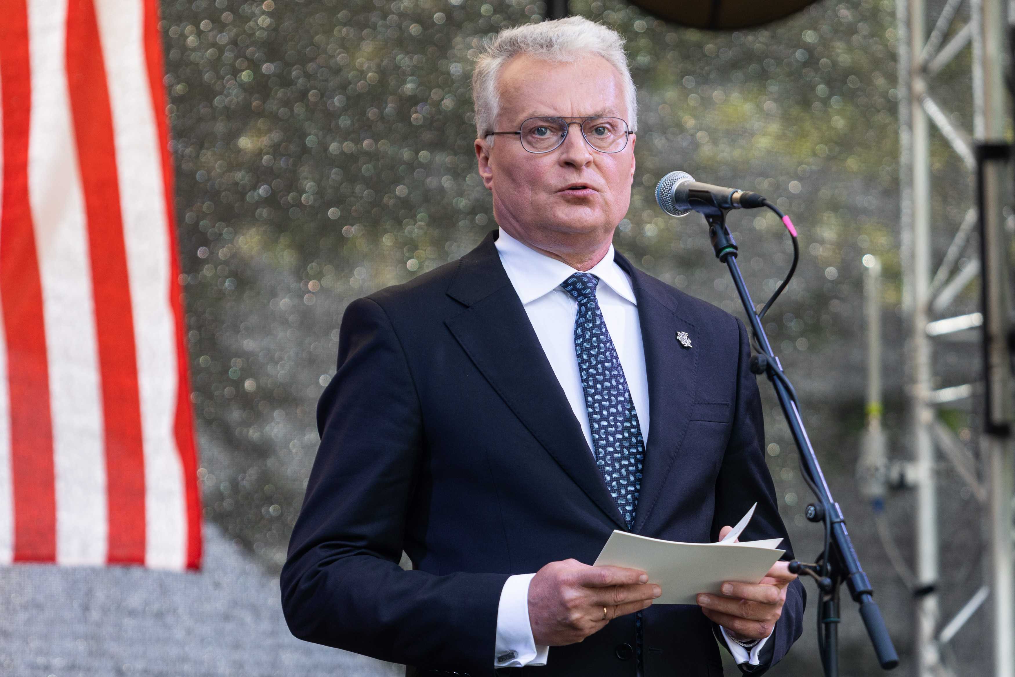 Prezydent nie żałuje porównania między armią niemiecką a kobietami