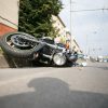 Vilniuje per susidūrimą su automobiliu nukentėjo motociklininkas