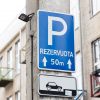 Seimas linkęs numatyti baudas už privačios parkavimo vietos užėmimą