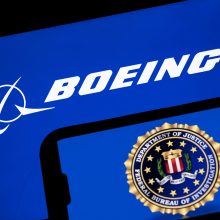 „Boeing“ sako pasiekęs susitarimą su JAV teisingumo departamentu dėl „737 MAX“ avarijų